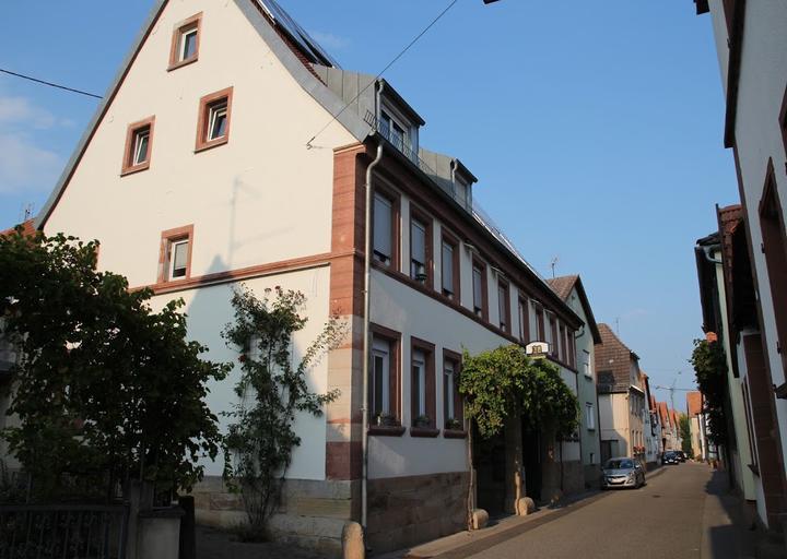 Weingut - Weinstube - Gaestehaus Muehlhaeuser